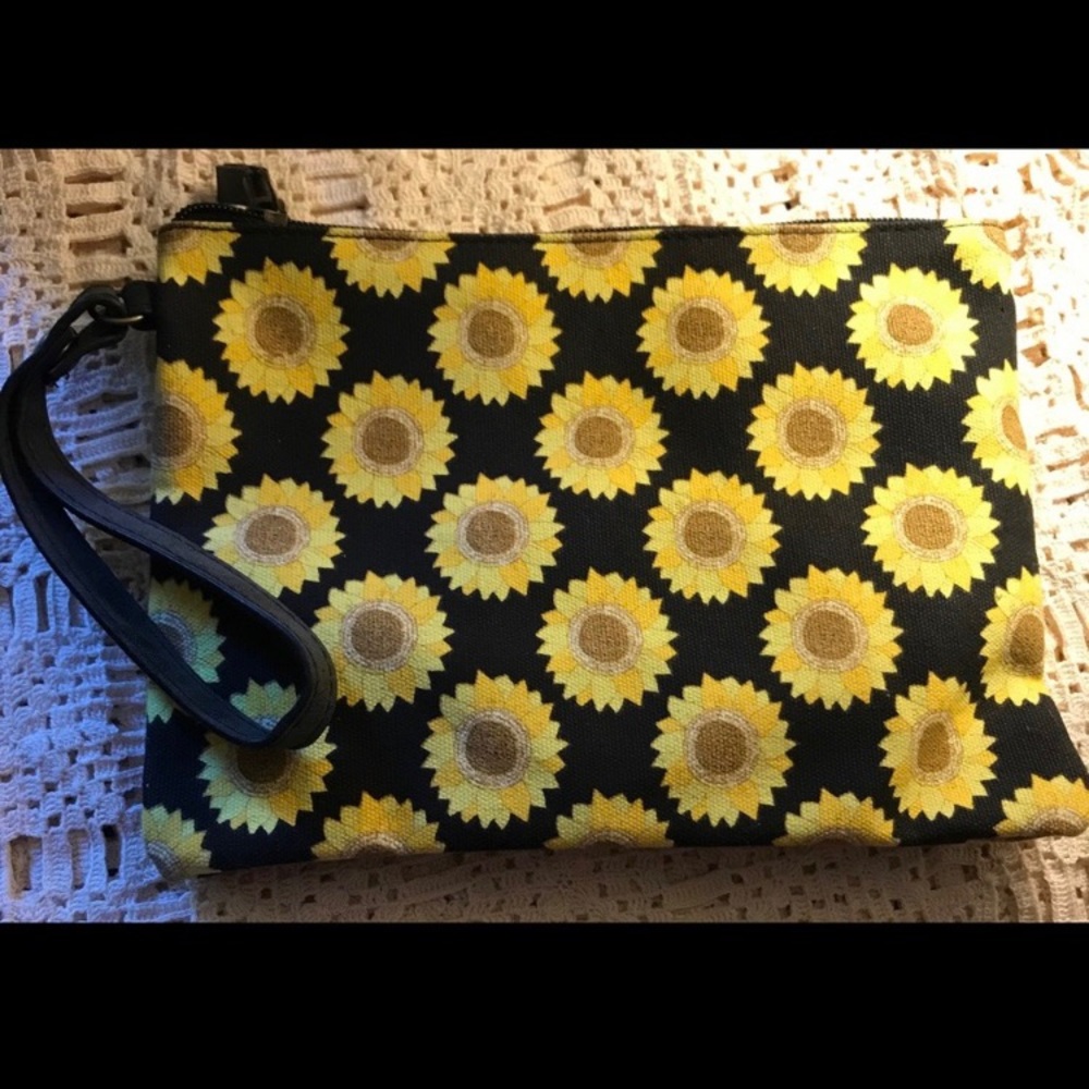 NWOT 🌻Adorable 🌻Sunflower🌻 Wristlet - Picture 1 of 6